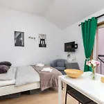 Penzion Private Retreat Close To Stations In 3
