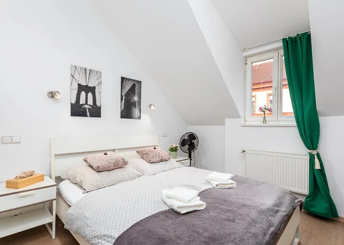 Private Retreat Close To Stations In 3
