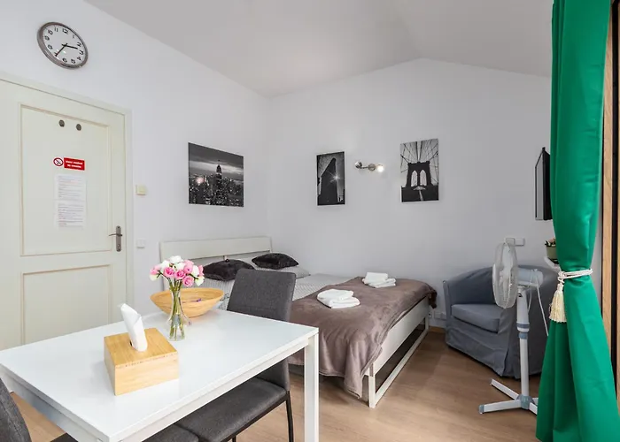 Private Retreat Close To Stations In 3