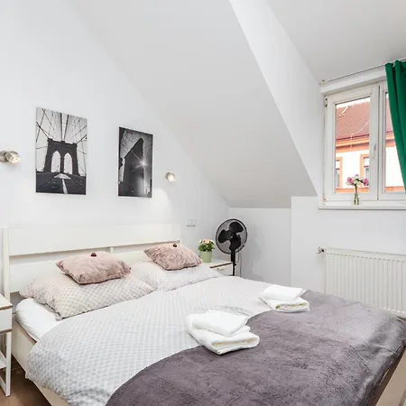 Private Retreat Close To Stations In 3