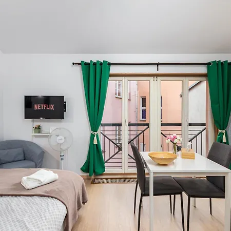Guest house Private Retreat Close To Stations In 3