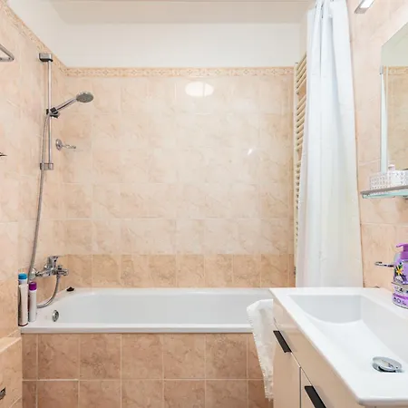 Guest house Private Retreat Close To Stations In 3 Prague