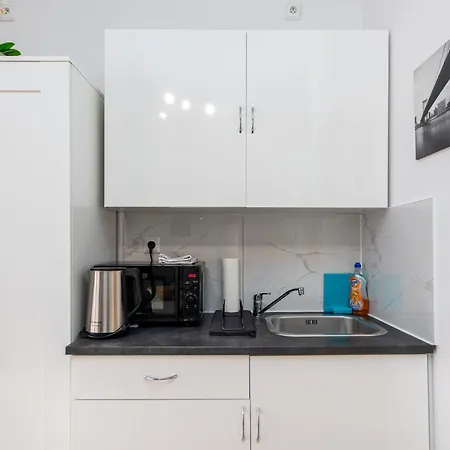 Gasthuis Private Retreat Close To Stations In 3 Praag