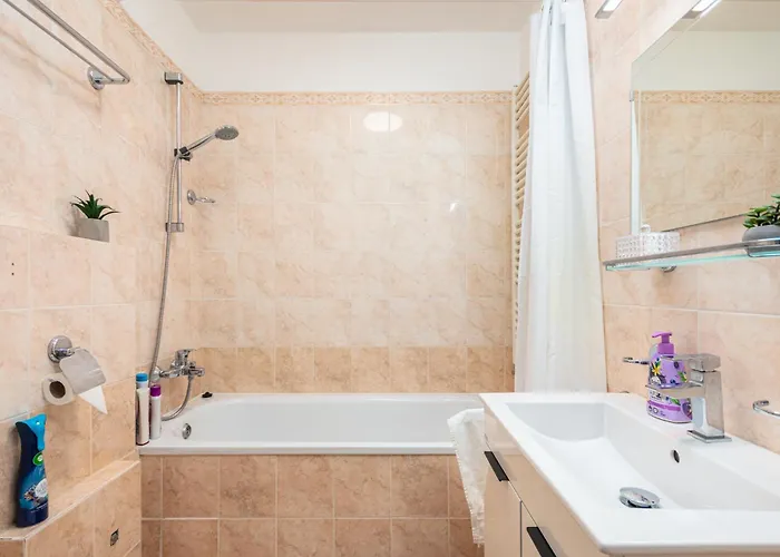 Pensionat Private Retreat Close To Stations In 3 Prag